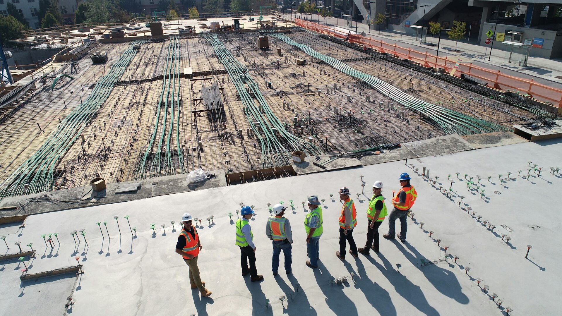 The Biyout Aljewar team on a construction site in Makkah